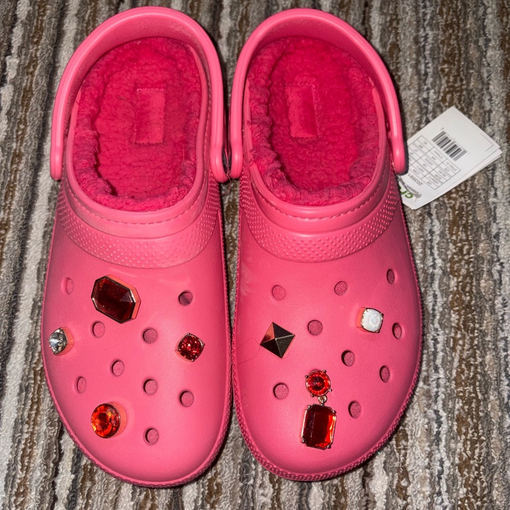 New Crocs Fuzzy Lined Pink with Gemstones Jibbitz size 11